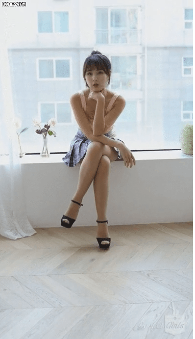 
포켓걸스 지은 민소매 테니스 치마
