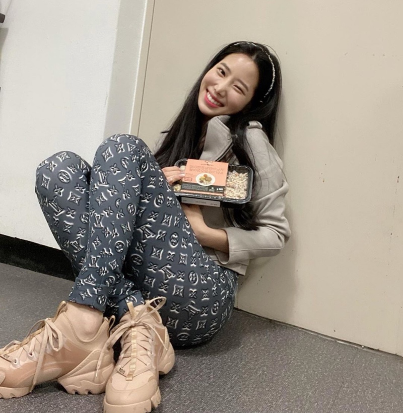 
레깅스 성애자 여자아이돌jpg.
