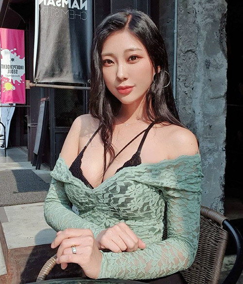 
이뿐 처자 누구............?
