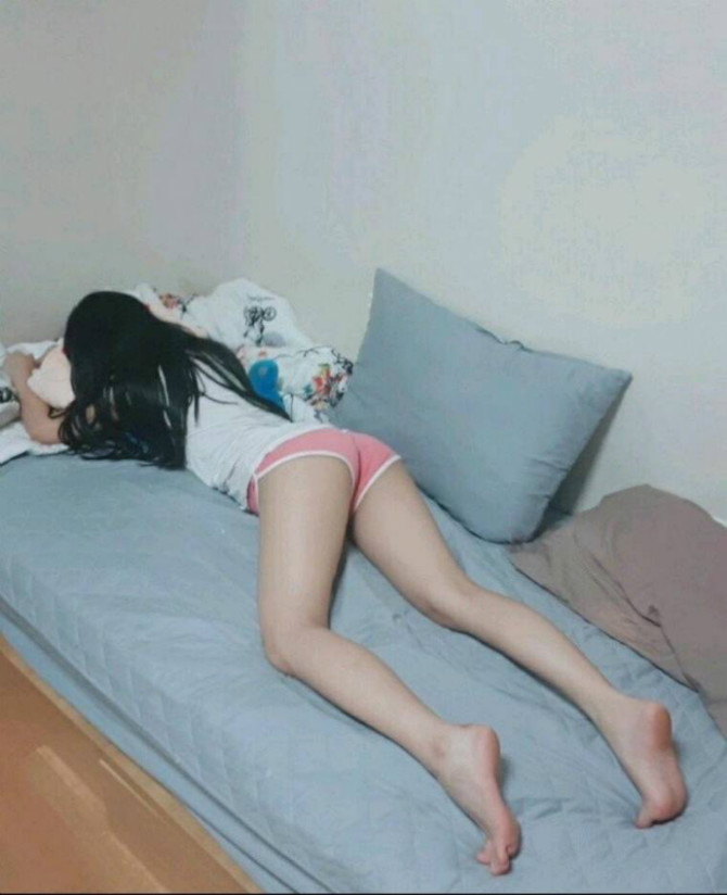 
여자친구 자취방 급습
