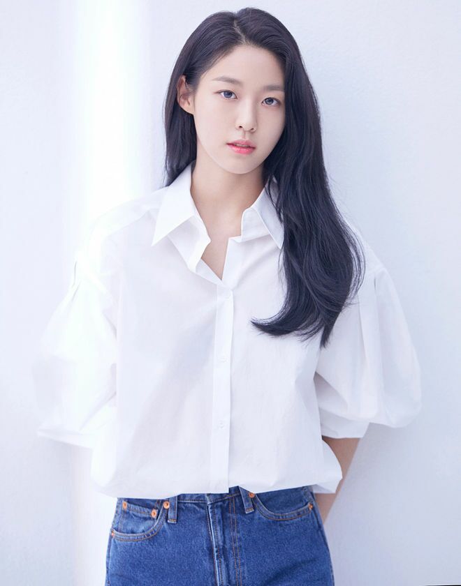 
설현
