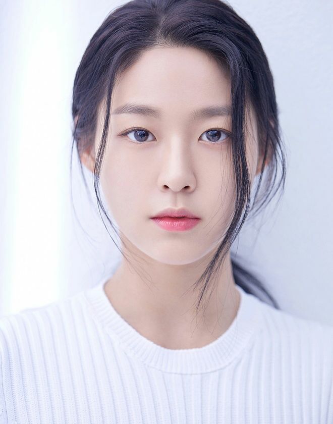 
설현
