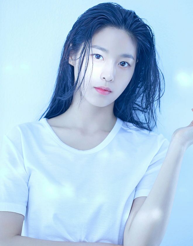 
설현
