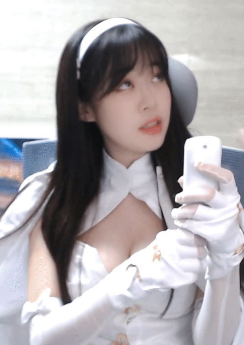 
무슨 복장
