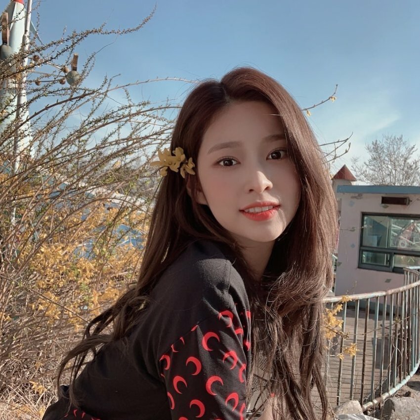 
아이즈원 김민주
