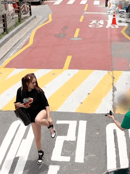 
필라테스 하는 전소미.gif
