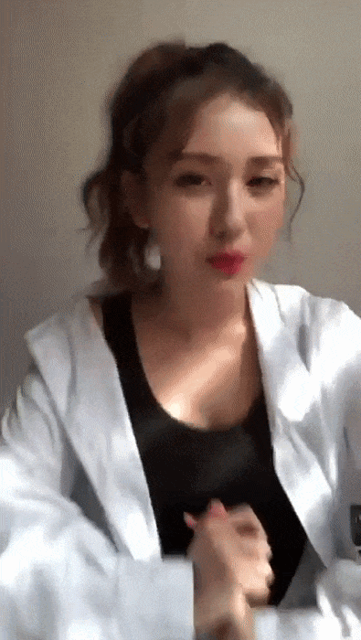 
필라테스 하는 전소미.gif
