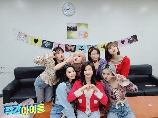 
오마이걸 첫 음원1위 축하해!
