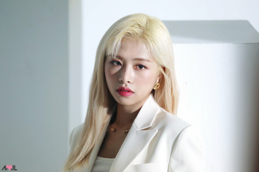 
에이프릴 Da Capo 자켓 촬영현장
