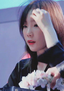 
여자 연애인 머리쓸어올리는 모습 모음
