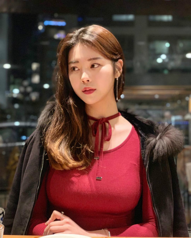 
몸매 자랑하는 인스타 유학녀
