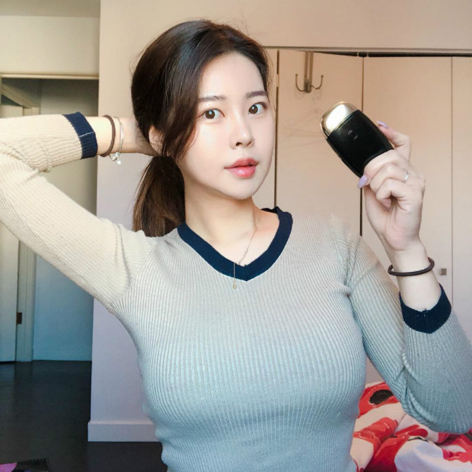 
몸매 자랑하는 인스타 유학녀
