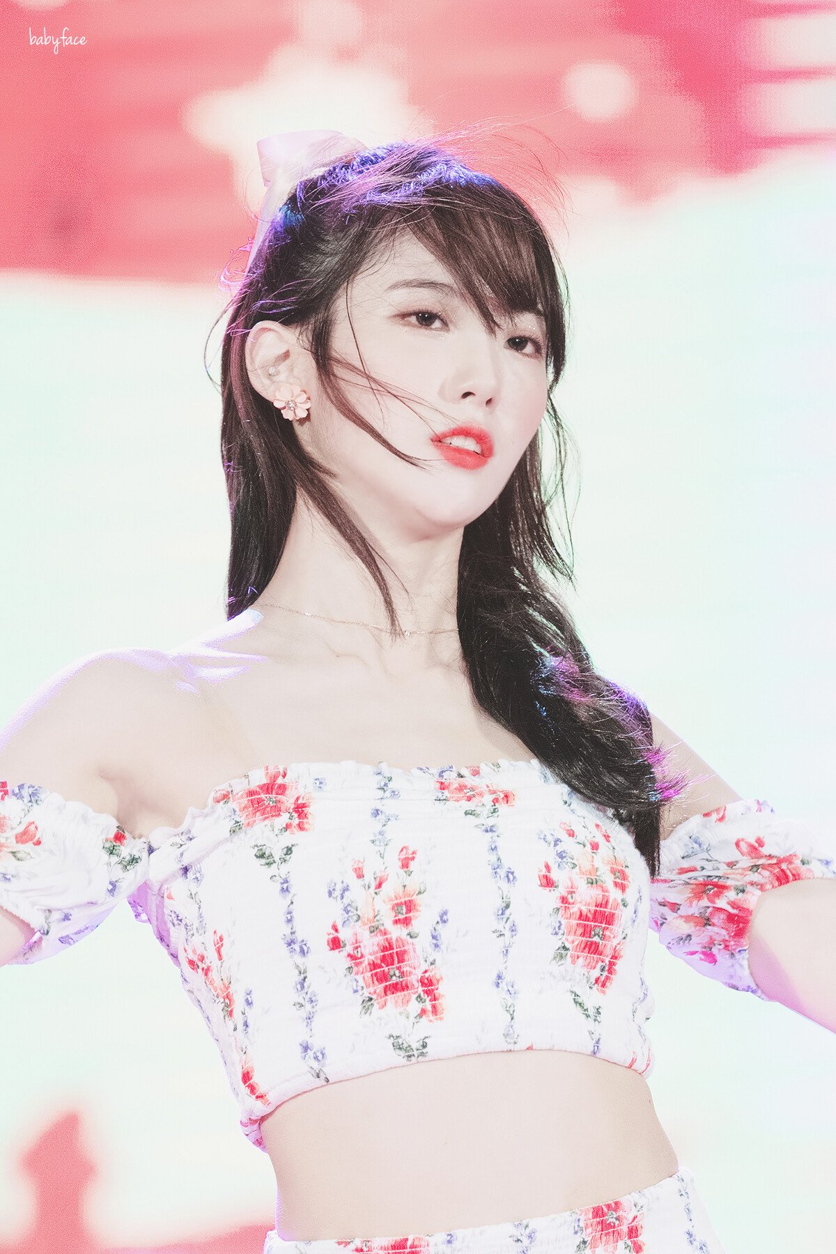 
꽃무늬 루다 (우주소녀)
