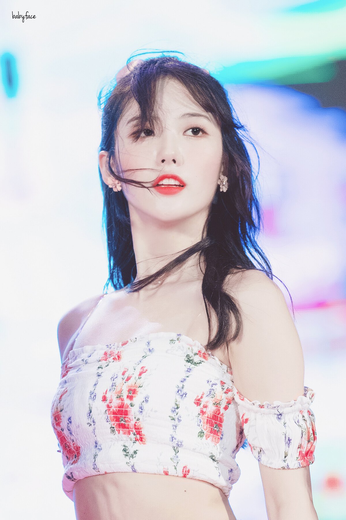 
꽃무늬 루다 (우주소녀)
