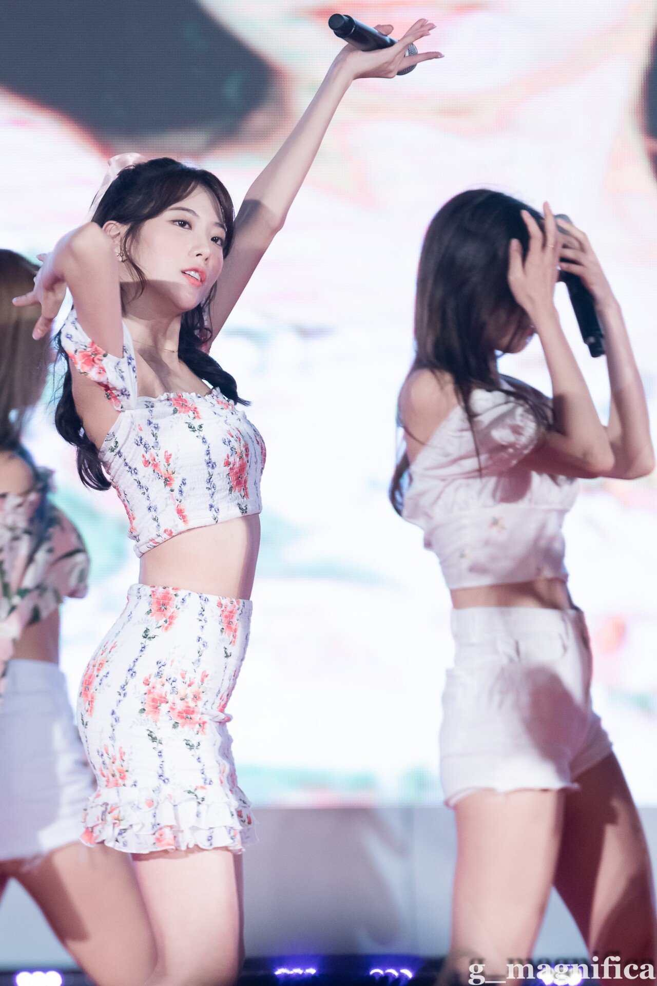 
꽃무늬 루다 (우주소녀)
