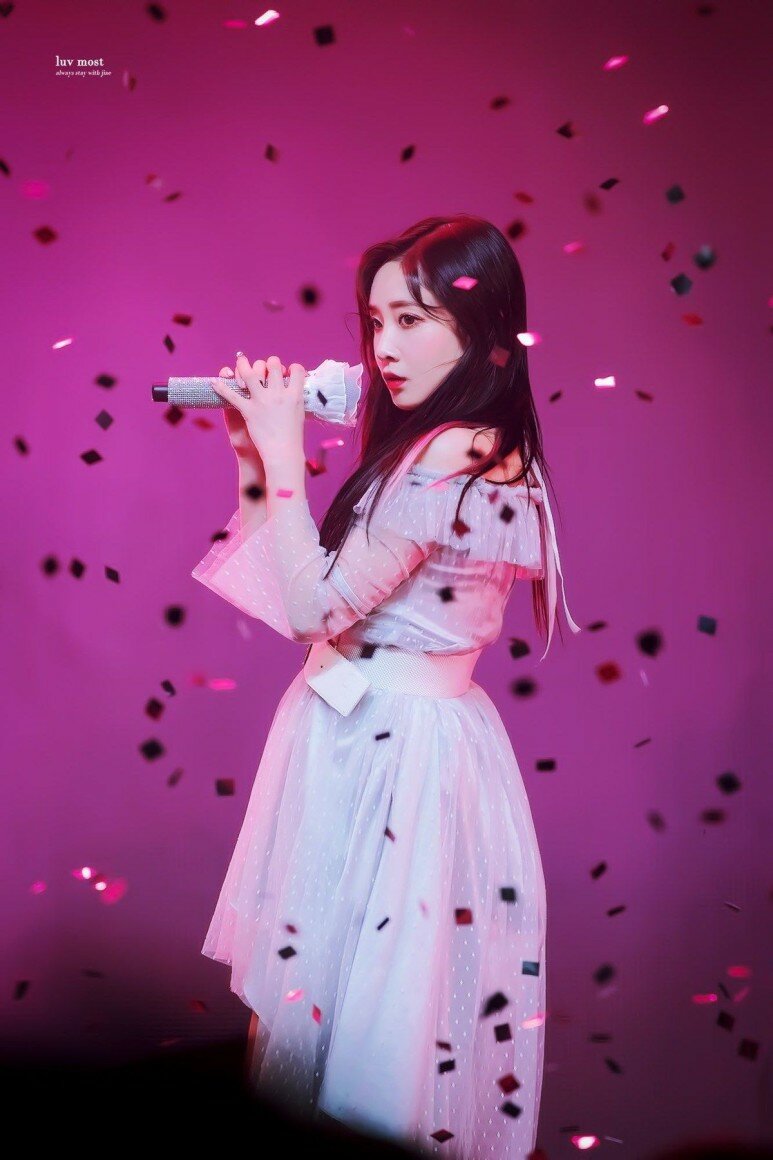 
러블리즈 애교장인 케이 & 무민 지애
