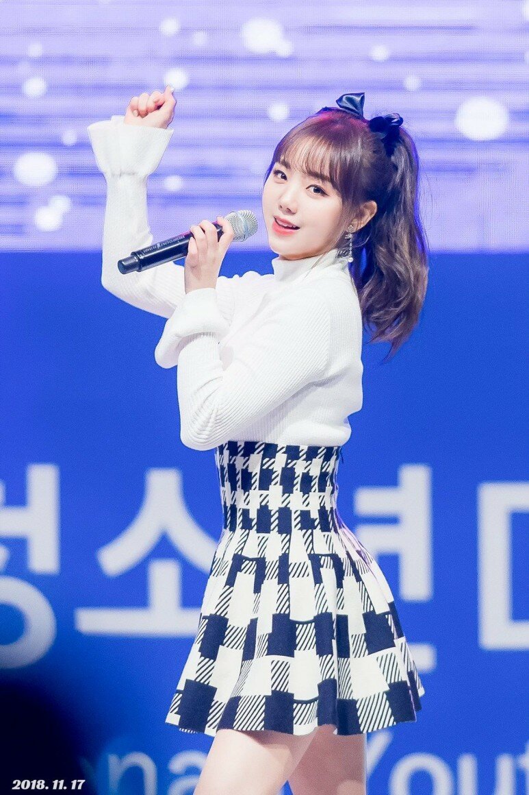 
러블리즈 애교장인 케이 & 무민 지애
