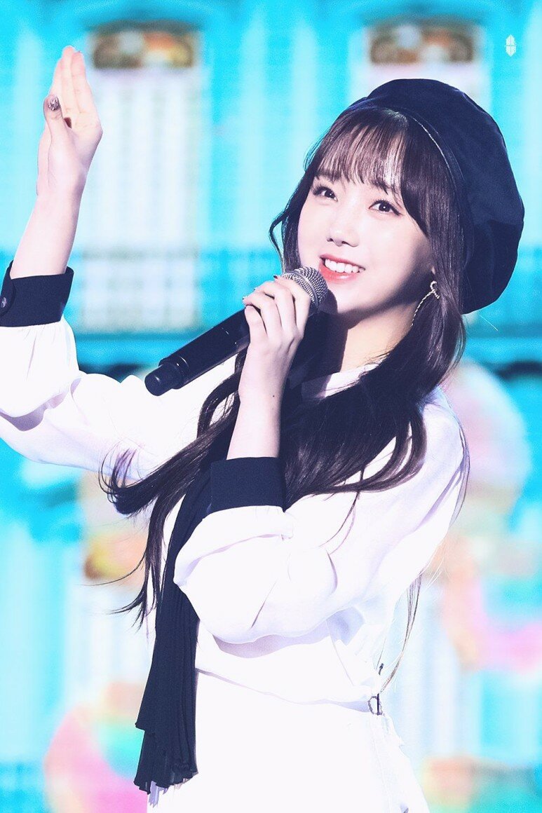 
러블리즈 애교장인 케이 & 무민 지애
