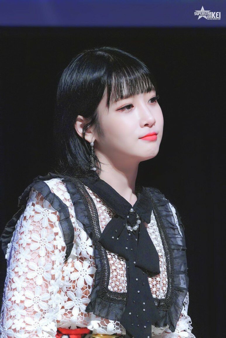 
러블리즈 애교장인 케이 & 무민 지애
