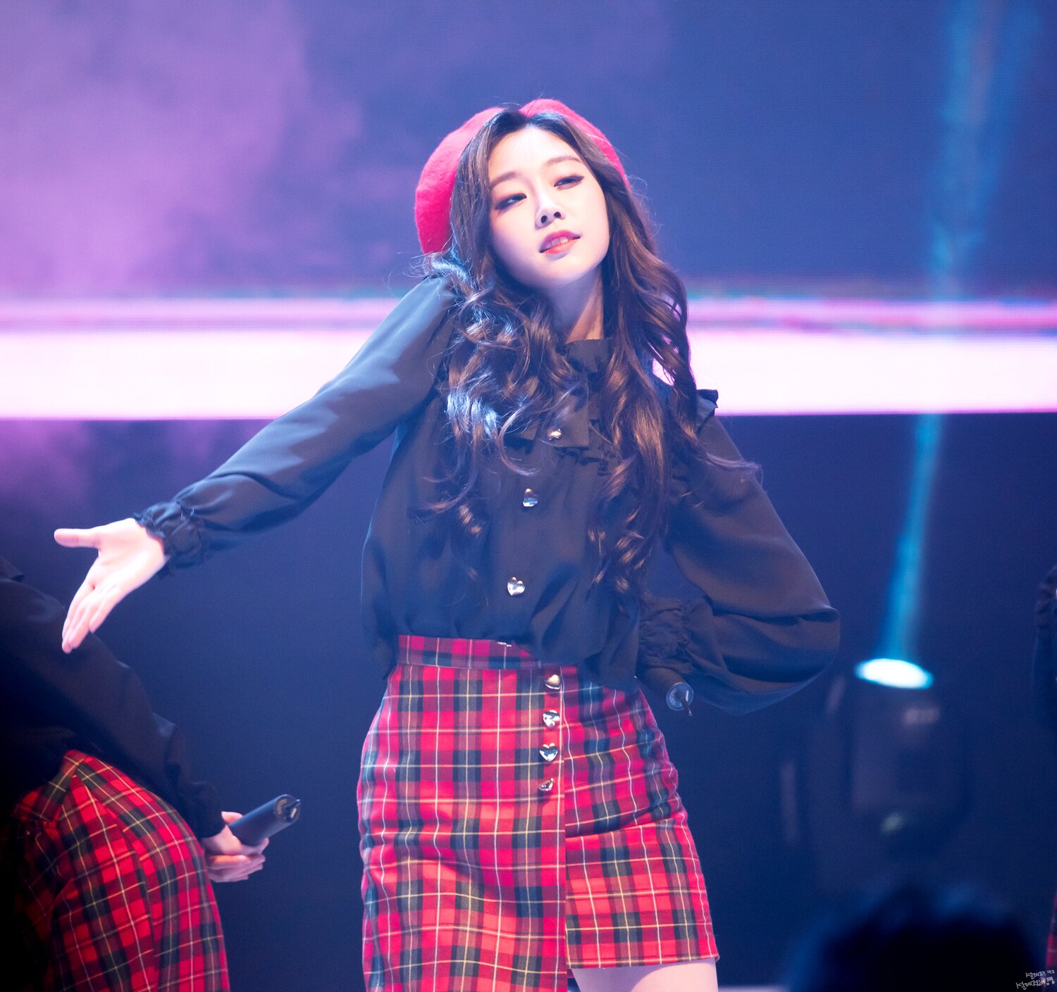 
러블리즈 서지수, 빵모자 쓴 사막여우
