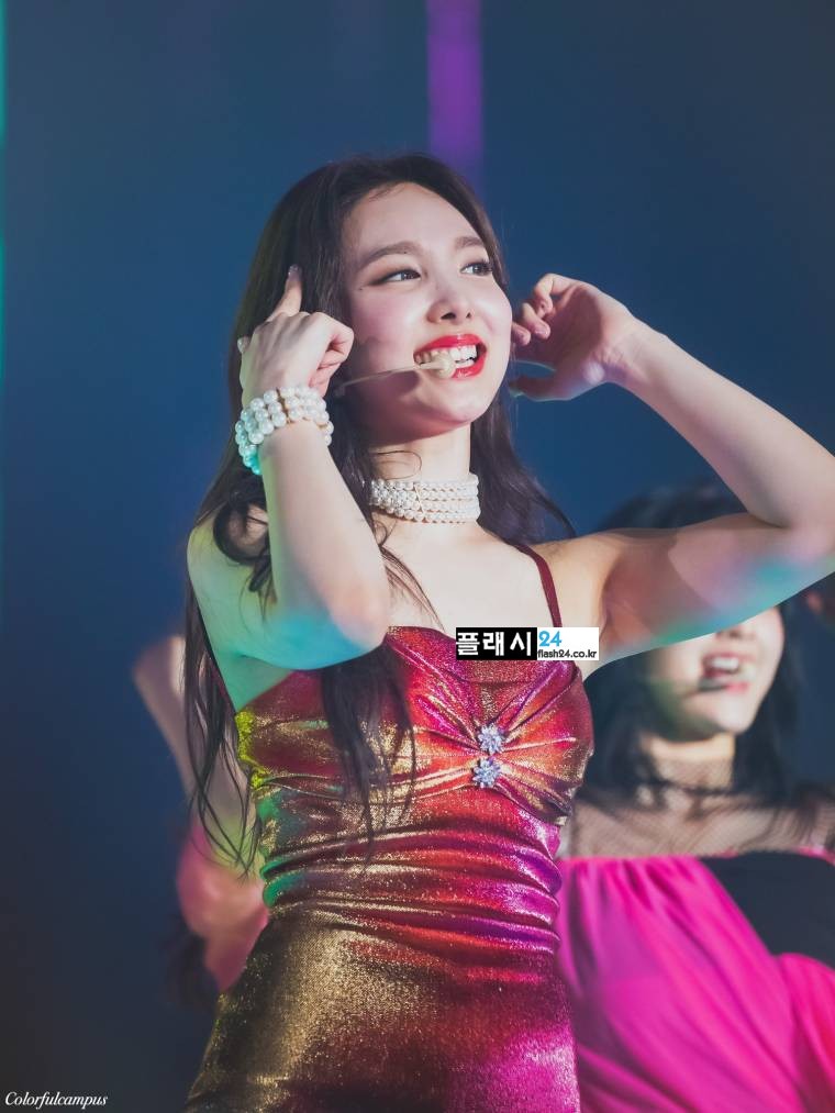 
깨끗한 나연이의 겨
