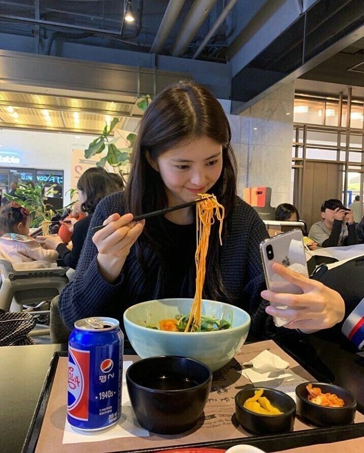 
한소희 여친짤 모음
