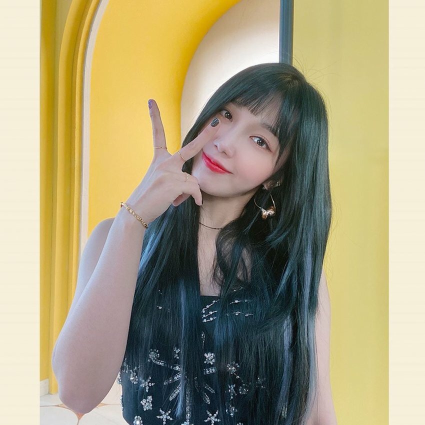 
브이
