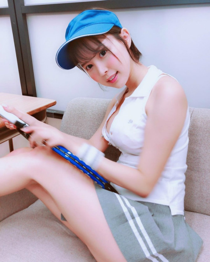 
테니스복 아오이 츠카사
