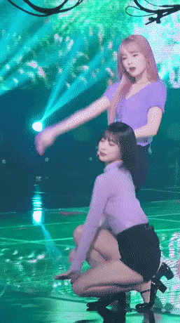 
타이트 한 팬츠 각선미 아린 (오마이걸)
