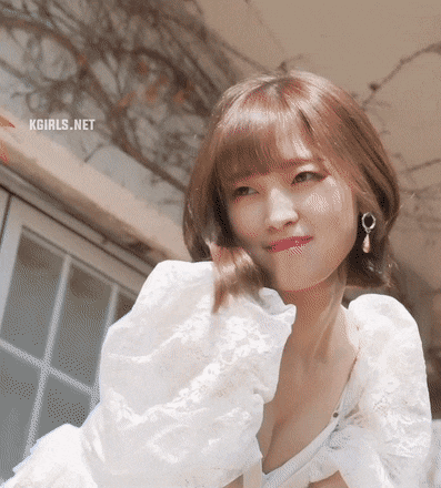 
타이트 한 팬츠 각선미 아린 (오마이걸)
