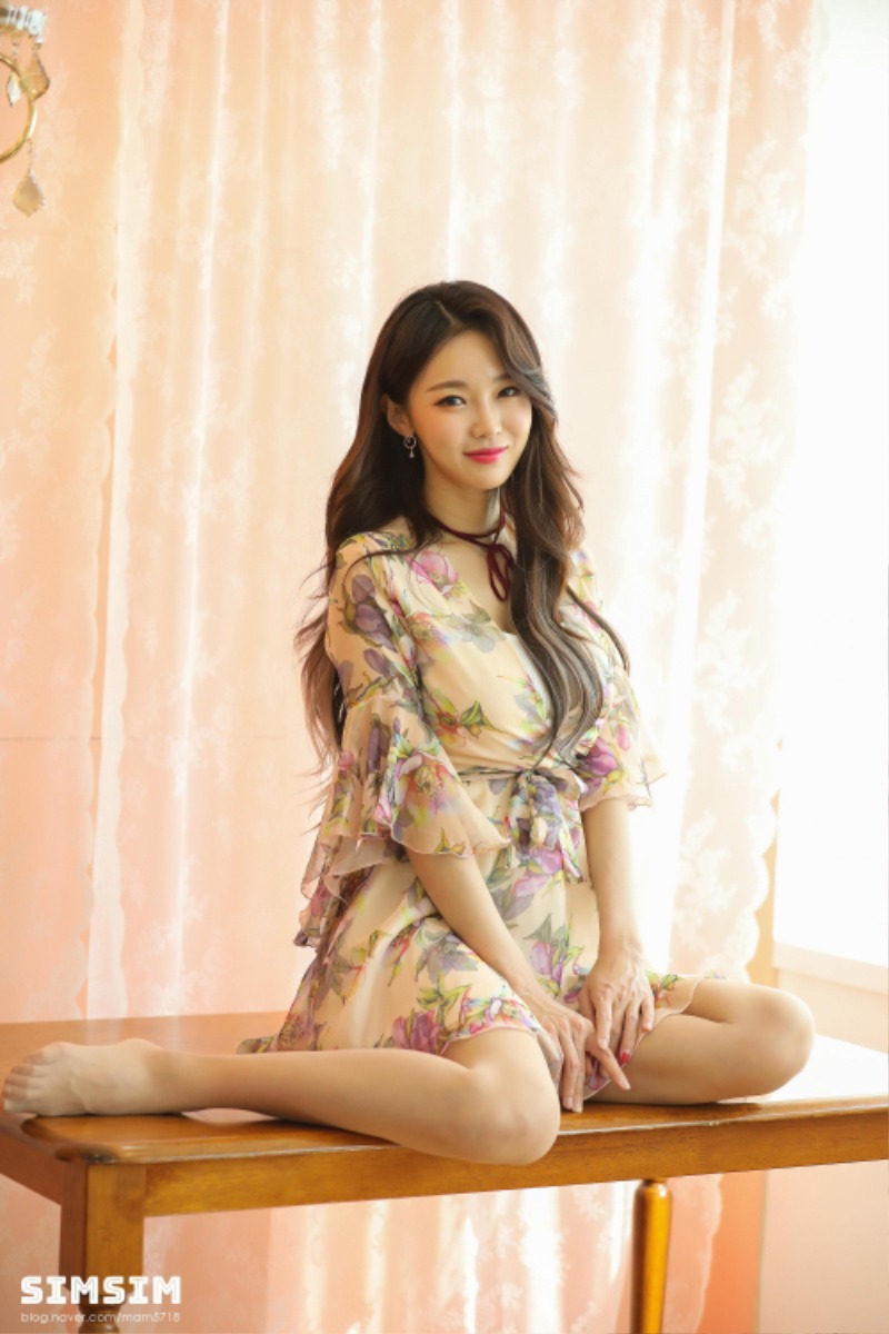 
Jin Yu Ri 진유리

