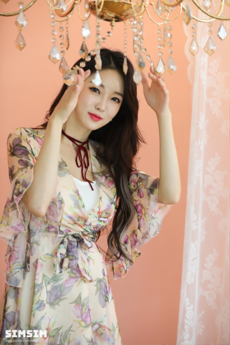 
Jin Yu Ri 진유리
