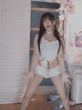 
팔드는 수련
