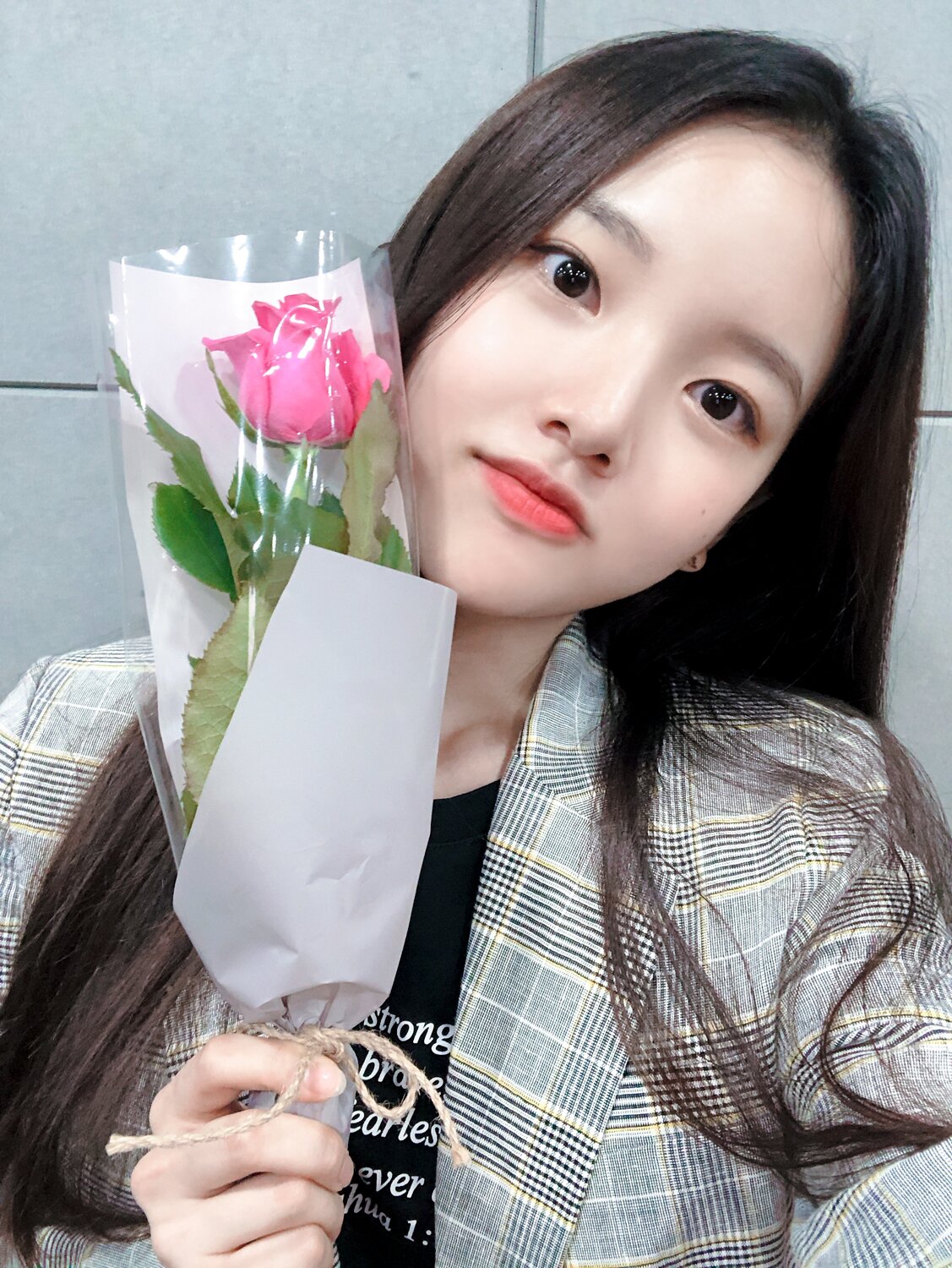 
6월 데뷔 예정 걸그룹 위클리의 비쥬얼 이수진
