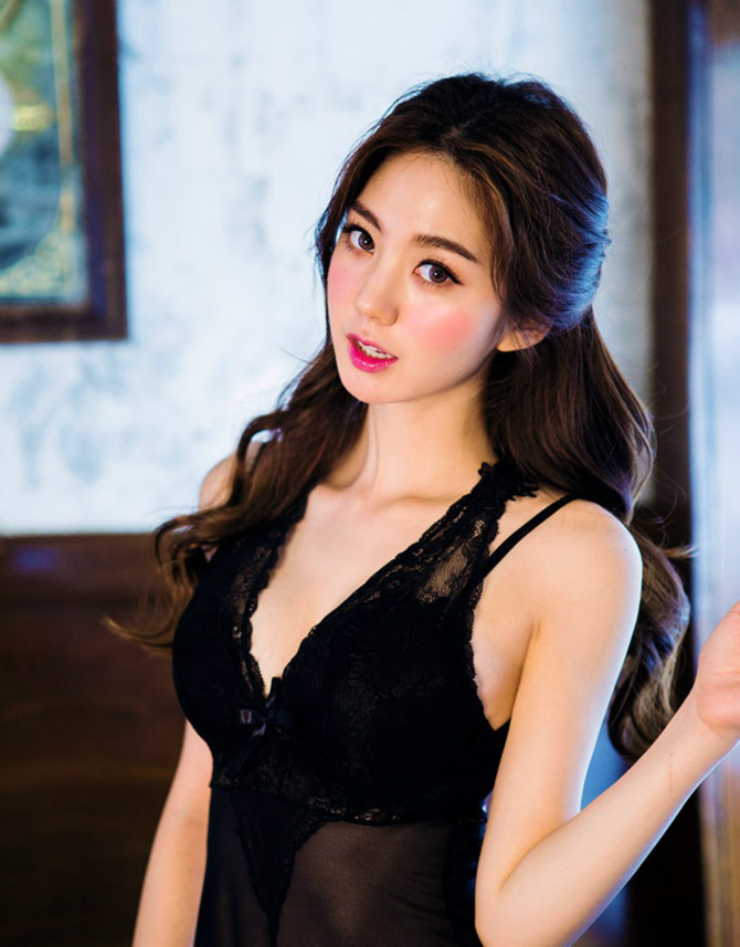 
매력이 넘치는 락채은
