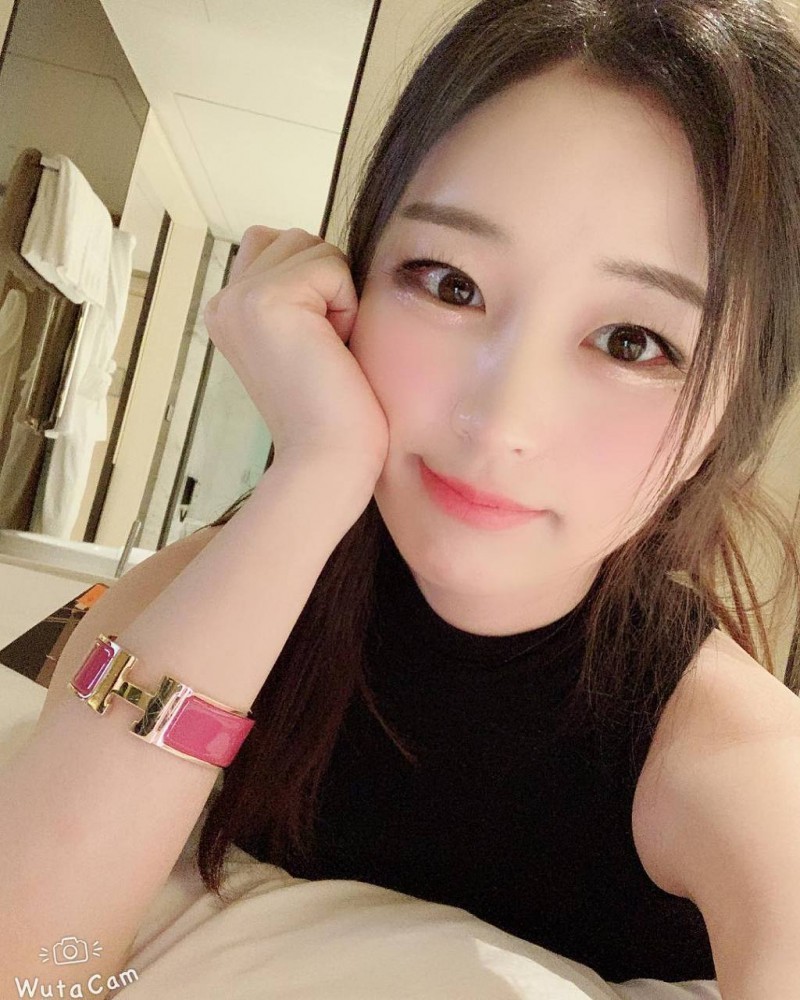 
미스맥심 2019 참가 아나운서 김나정
