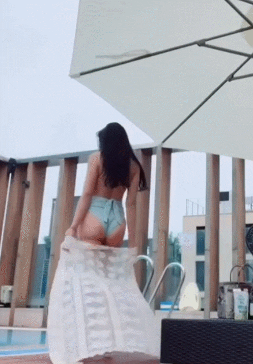 
사장님 겸 비키니 모델 최인혜
