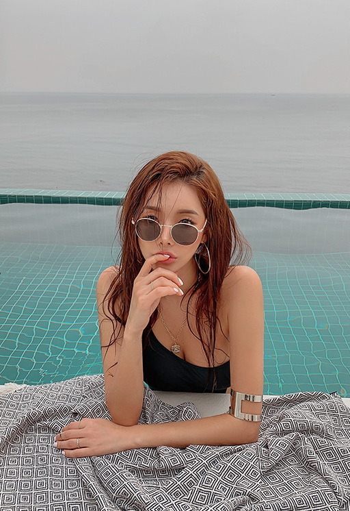
Park Da Hyun - Rebecca Monokini
