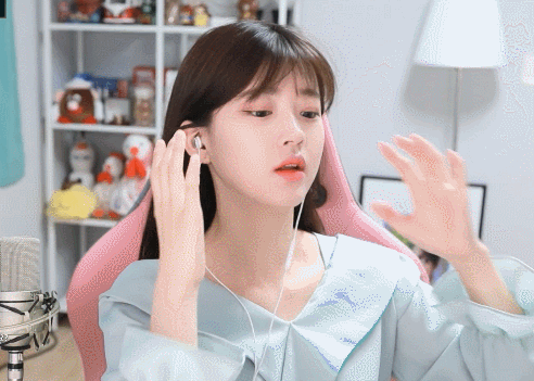 
요즘......제일 이쁘다는 스트리머...~
