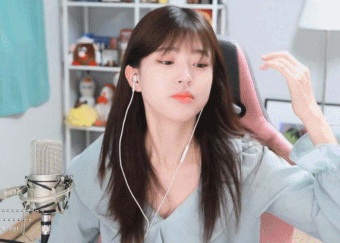 
요즘......제일 이쁘다는 스트리머...~
