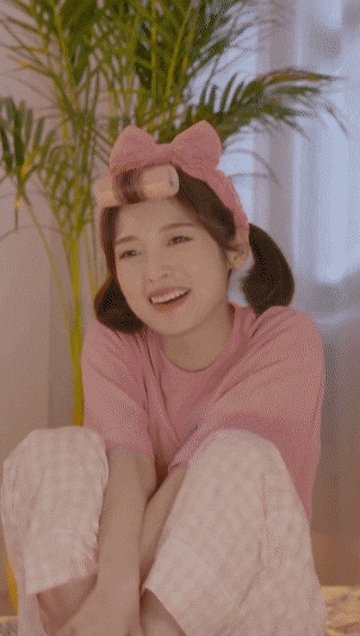 
눕방 잠옷 아린이 (오마이걸)
