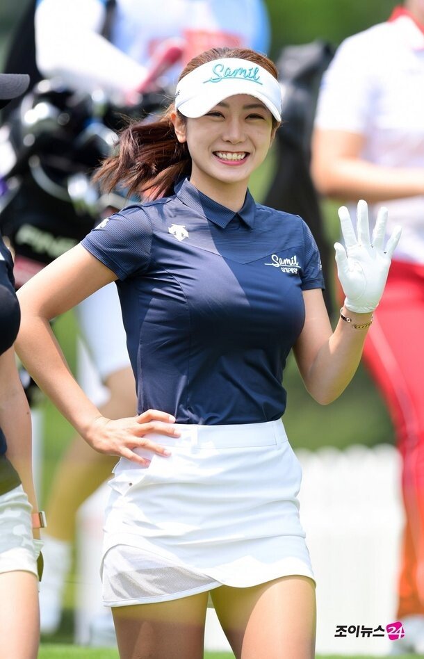 
야는 누굽니꽈? 예쁘네여
