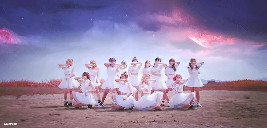 독보적인 엔딩 안무 우주소녀.gif