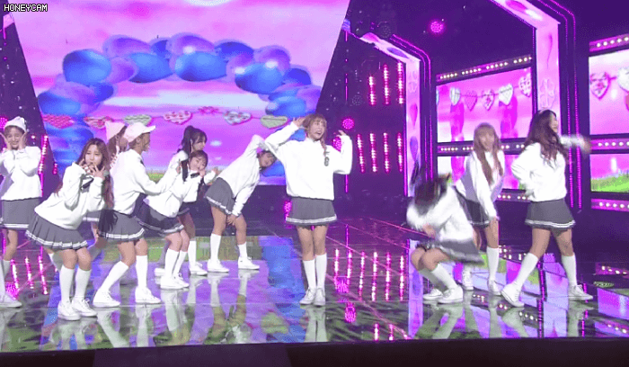 독보적인 엔딩 안무 우주소녀.gif