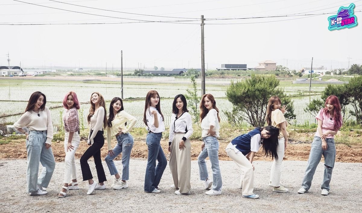 우주소녀 출격 하루 전..jpgif