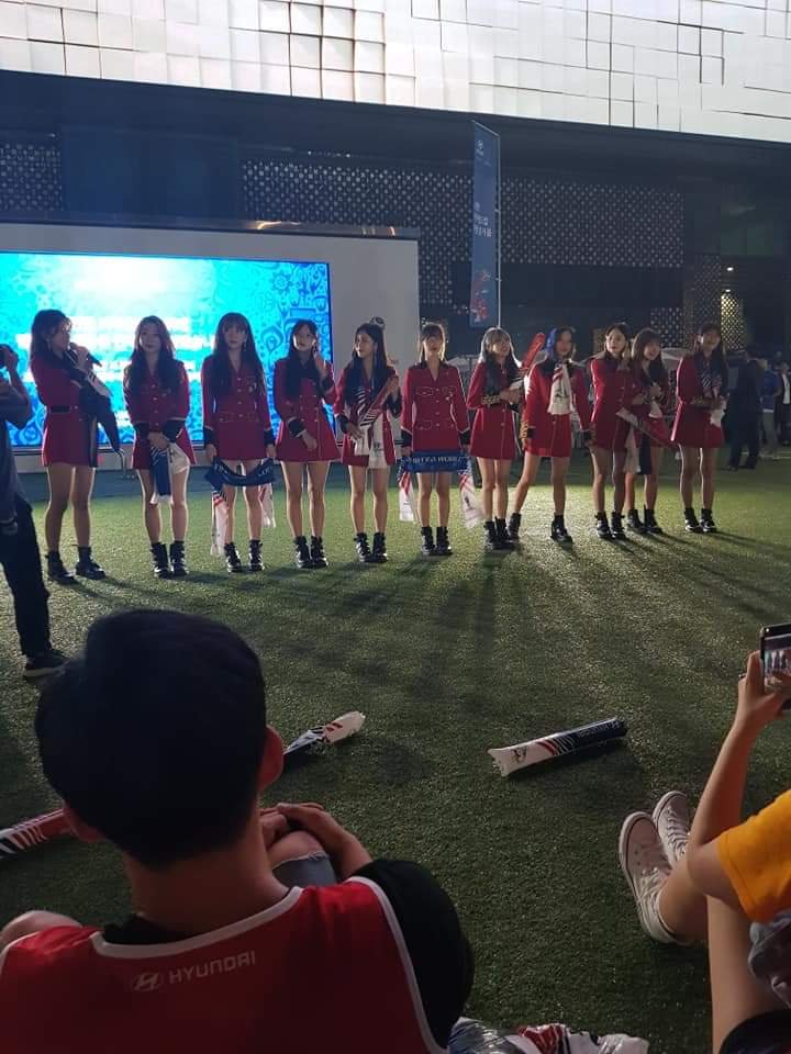 우주소녀 출격 하루 전..jpgif