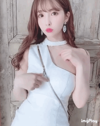
수줍게 조심스럽게
