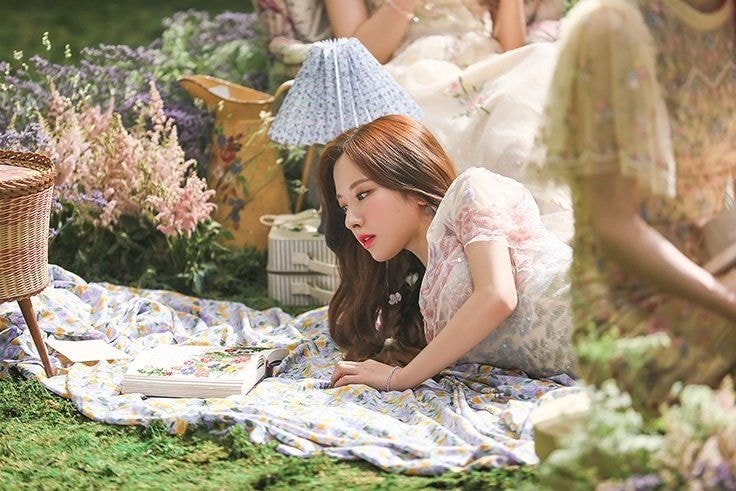 
컴백한 우주소녀 보나 비주얼.jpgif
