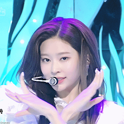 
인기가요 김민주
