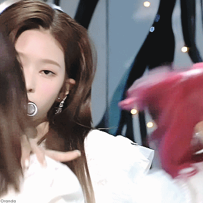 
인기가요 김민주
